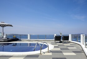 Petit Palace Suites