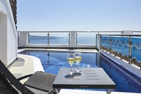 Petit Palace Suites