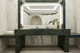 Petit Palace Suites