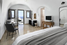 Petit Palace Suites