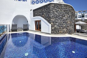 Petit Palace Suites