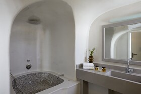Petit Palace Suites