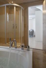 Petit Palace Suites