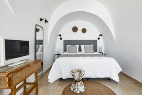 Petit Palace Suites