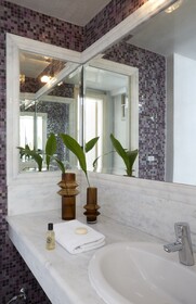 Petit Palace Suites