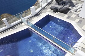 Petit Palace Suites