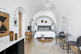 Petit Palace Suites