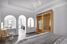 Petit Palace Suites