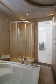 Petit Palace Suites
