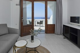 Petit Palace Suites