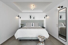 Petit Palace Suites