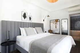 Petit Palace Suites