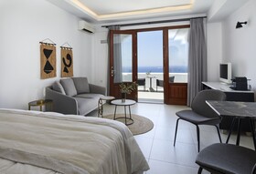 Petit Palace Suites