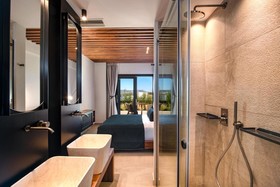 Uma Ray Suites