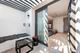 Uma Ray Suites