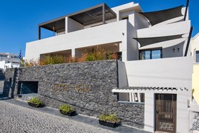 Uma Ray Suites