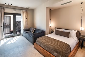 Uma Ray Suites