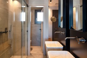 Uma Ray Suites