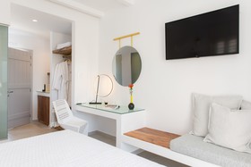 Elements Sifnos Boutique
