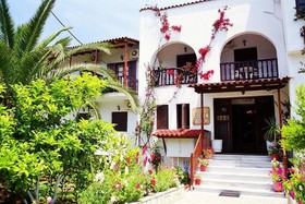Koukounaries Beach Hotel