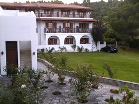 Koukounaries Beach Hotel