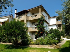 Nicholas Studios & Apartments
