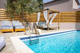 Skiathos Avaton Suites & Villas