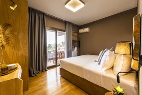 Skiathos Avaton Suites & Villas