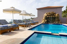 Skiathos Avaton Suites & Villas