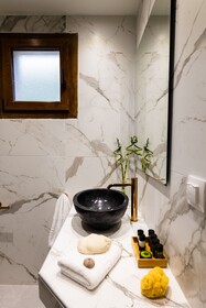 Skiathos Avaton Suites & Villas