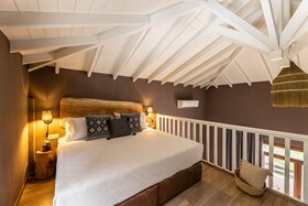 Skiathos Avaton Suites & Villas