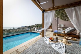 Skiathos Avaton Suites & Villas