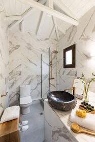 Skiathos Avaton Suites & Villas