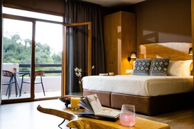Skiathos Avaton Suites & Villas