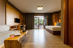 Skiathos Avaton Suites & Villas