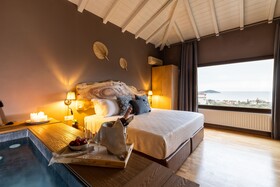 Skiathos Avaton Suites & Villas