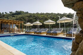 Skiathos Avaton Suites & Villas