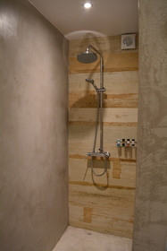 Core Luxury Suites