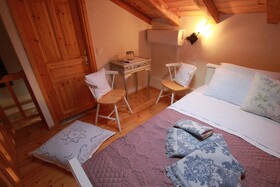 Orpheus And Eyrydice Boutique Apartments
