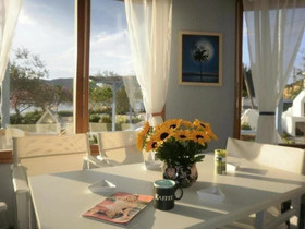 Karavos Apartments & Villa
