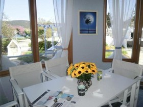 Karavos Apartments & Villa
