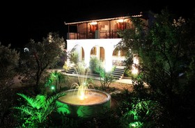 Artemis Bungalows