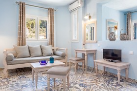 Stafylos Suites