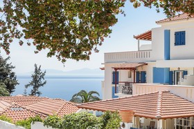 Stafylos Suites