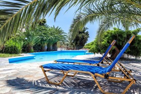 Stafylos Suites
