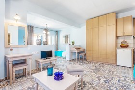 Stafylos Suites
