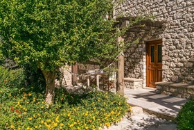 Mare Monte Luxury Suites