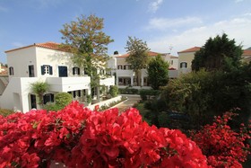 Nissia Traditional Residences