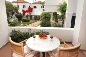 Nissia Traditional Residences