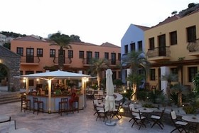 Iapetos Hotel